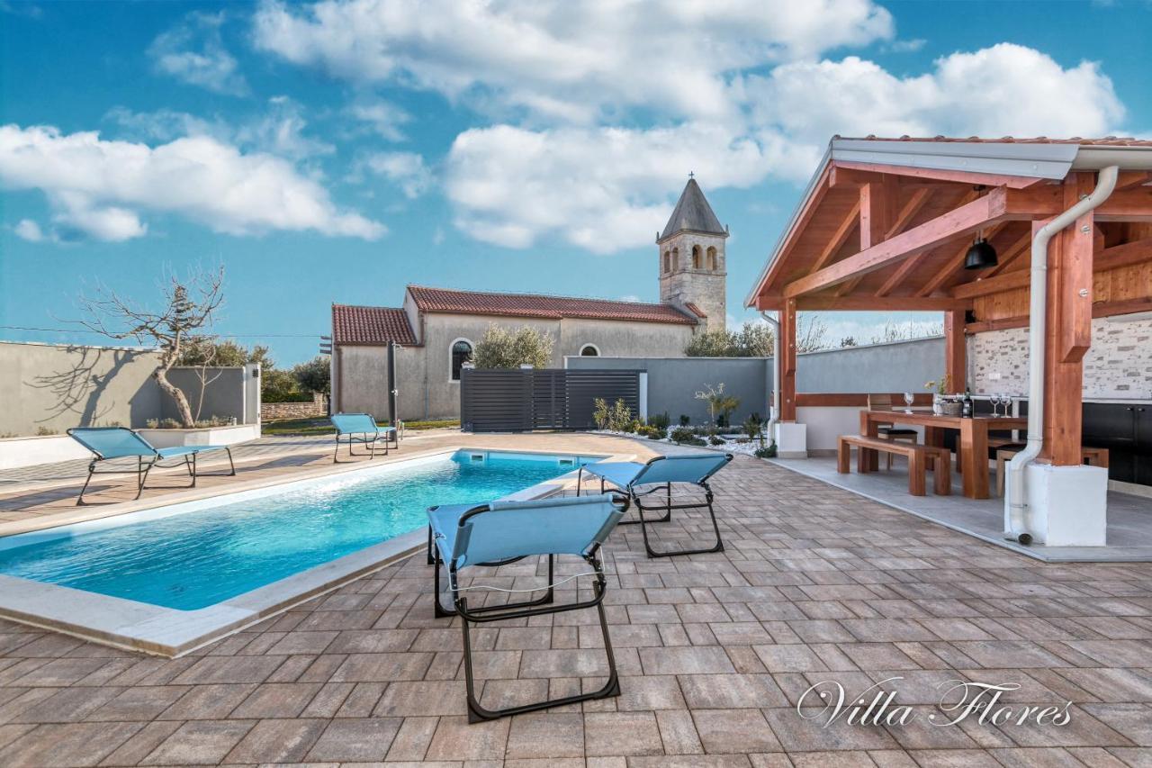 villa flores Kavran Exteriör bild